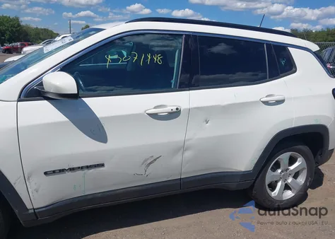 2018 Jeep Compass Latitude 4X4 из США, поврежденный, VIN 3C4NJDBBXJT433872